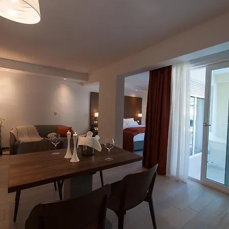 Miramare ماكارسكا