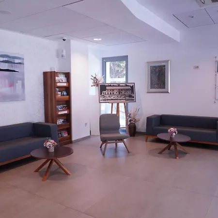 Miramare ماكارسكا