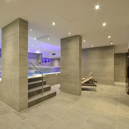 Miramare ماكارسكا