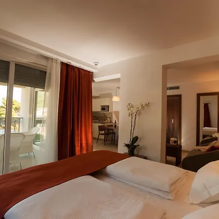 فندق Miramare 4*